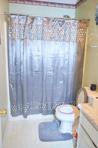 6746 Biscayne Blvd, Rex GA 30273-2245 exterior