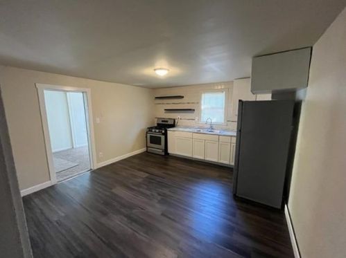 1645 40 Ave, Gary IN 46408-2404 exterior