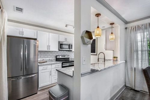 178 Barone Pl, Atlanta GA  30327-1073 exterior