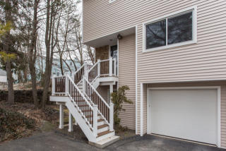328 Booth Pl, Greenwich, CT