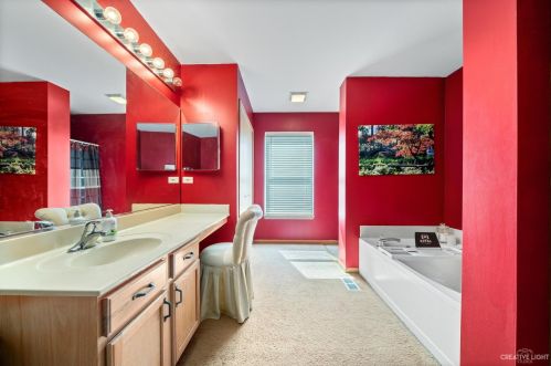 324 Century Dr, Pingree Grove IL  60140-4014 exterior