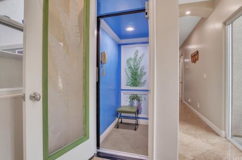 1610 Pacific Coast Hwy, Huntington Beach CA  92648-4434 exterior