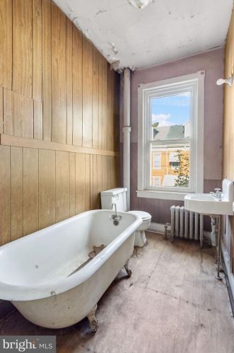 218 Penn St, York PA  17401-2913 exterior