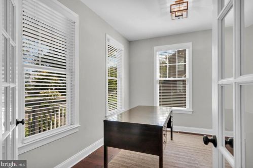 320 End Ave, Haddonfield NJ  08033-2622 exterior