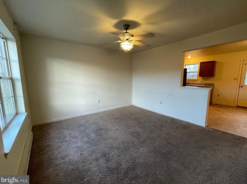 3021 Spectrum Rd, York, PA 17315-4674