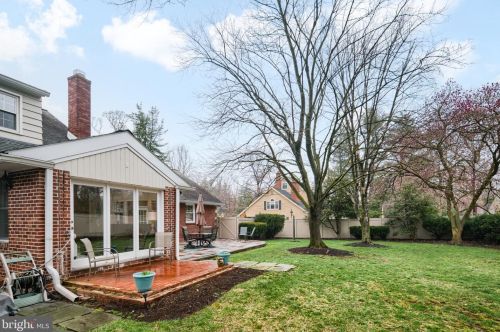 348 Kings Hwy, Tavistock NJ 08033-1205 exterior