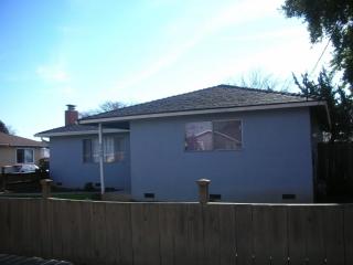 350 8th St, Gilroy, CA 95020-6418