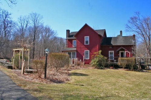 488 Bow Ln, Middletown, CT 06457-4833