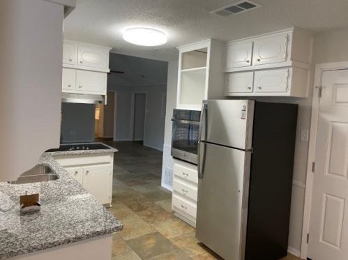 1304 Lyric Dr, Fort Worth TX  76134-4419 exterior