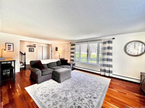 23 Birchwood Dr, Killingly CT  06241-2200 exterior