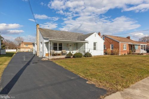 50 Robert Rd, Ephrata, PA 17522-1117
