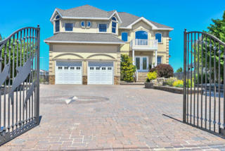 71 Amherst Dr, Berkeley Township NJ  08721-1501 exterior