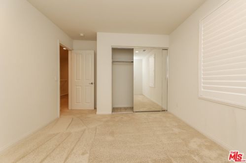 154 Pathway, Irvine CA  92618-8846 exterior