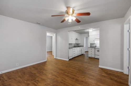 3262 Todd Ave, Fort Worth TX  76110-4533 exterior