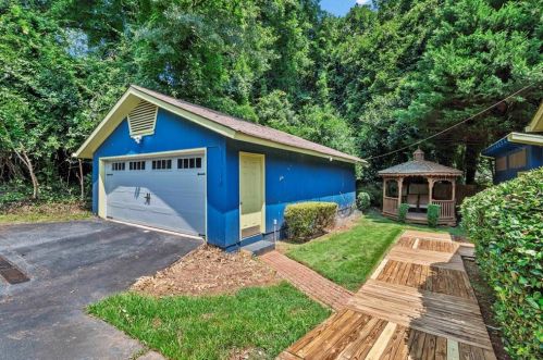 3333 Flowers Dr, Atlanta GA  30337-1001 exterior