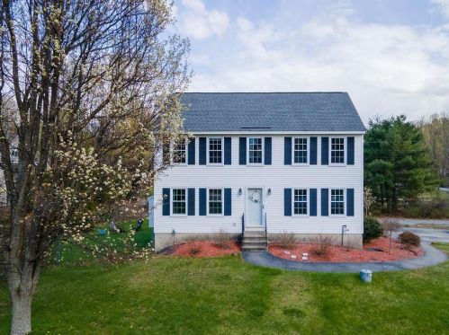 9 Mountain Rd, Goffstown, NH 03045-1611