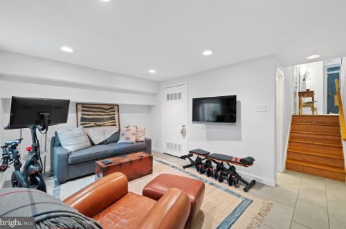 2050 Lombard St, Philadelphia PA  19146-1315 exterior