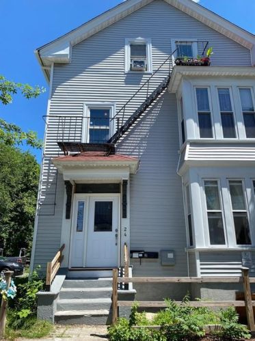 24 Tuxedo Ave, Providence, RI 02909-2432