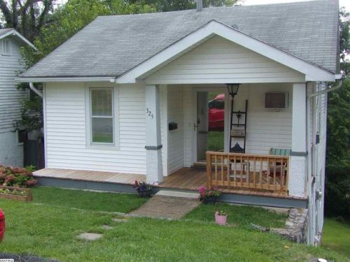 325 Institute St, Staunton, VA 24401-3339
