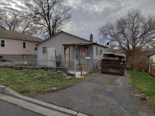 521 20th St, Cayuse, OR 97801-3377
