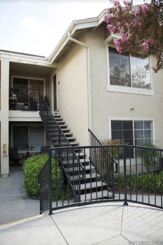 3595 Grove St, Lemon Grove, CA 91945-1877