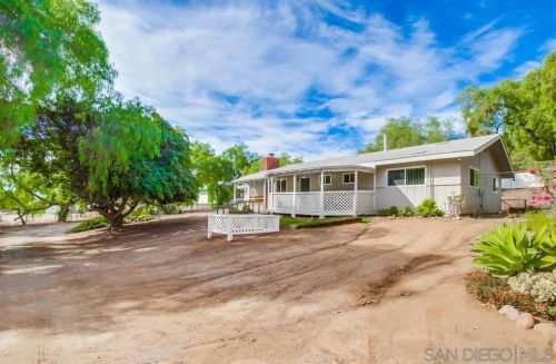 9912 Blossom Valley Rd, El Cajon, CA 92021-2203