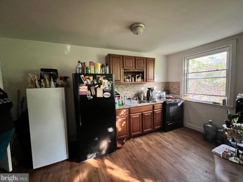 1728 Edgewood St, Philadelphia PA  19151-3913 exterior