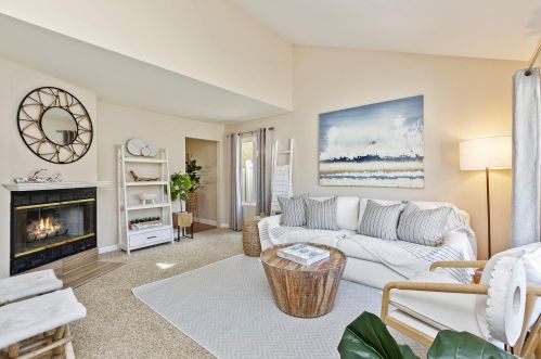 1555 Lower Lake Ct, Cardiff By The Sea, CA 92007-1142