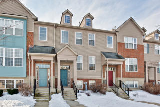 73 Village Station Ln, Volo, IL 60030-2427