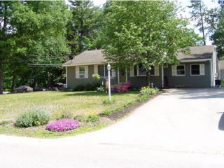 38 Davis Rd, Merrimack, NH 03054-3316