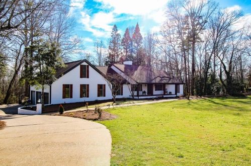 3525 Greystone Rd, Gainesville, GA 30506-1531