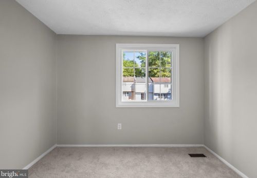 1365 Elm Grv Cir, Silver Spring MD 20905-6060 exterior