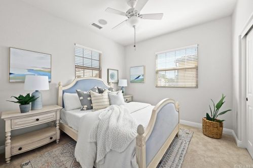 108 Spanish Lace, Irvine CA  92620-3424 exterior