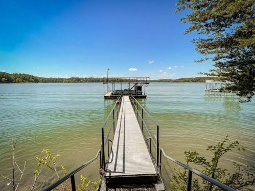 575 Capri Pt, Lavonia, GA 30553-2096