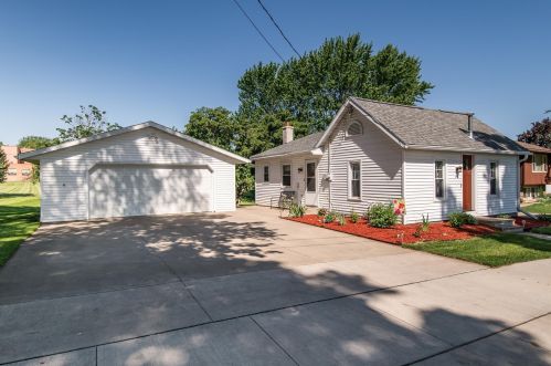617 1st Ave, Byron, MN 55920-1405