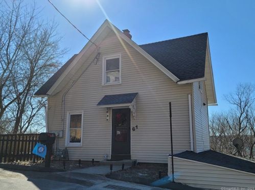 61 Mount Pleasant St, Derby, CT 06418-2706