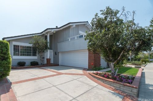 4228 Dogwood Ave, Seal Beach, CA 90740-2851