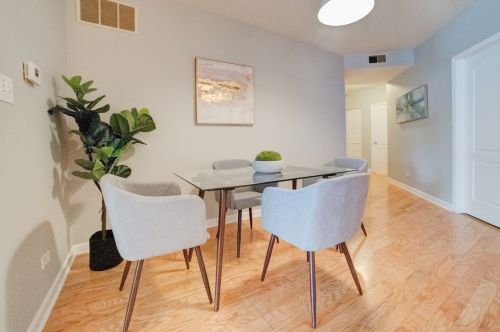 1212 Wells St, Chicago IL  60610-1906 exterior