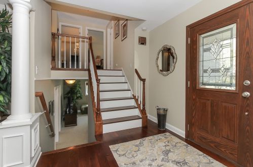 2023 Elizabeth Dr, Arlington Hts, IL 60004-2901