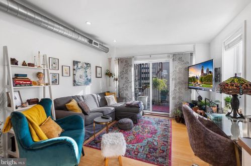 727 22nd St, Philadelphia, PA 19130-0027