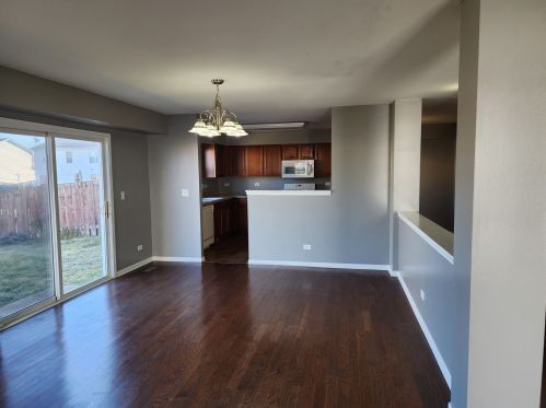 1187 Spinnaker St, Pingree Grove IL  60140-2040 exterior
