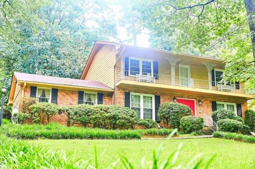 4372 Coleman Dr, Stone Mountain, GA 30083-4817