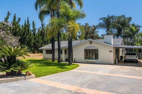 9221 Mountain Shadow Dr, Lakeside, CA 92040-5156