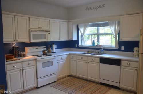363 Smokewood Way, Newnan, GA 30263-6727