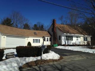 29 Center Cir, Plaistow, NH 03865-2506