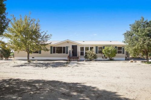 5 Road 3560, Flora Vista, NM 87415-9615