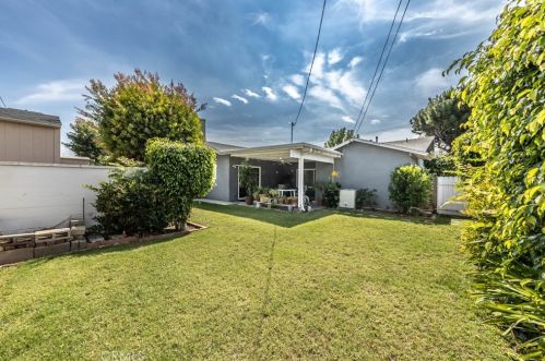 1935 Random Dr, Anaheim CA  92804-3539 exterior