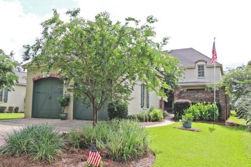 24 Emerald Row, Hattiesburg, MS 39402-7951