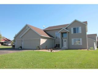 308 Verbena Dr, Minnetrista, MN 55388