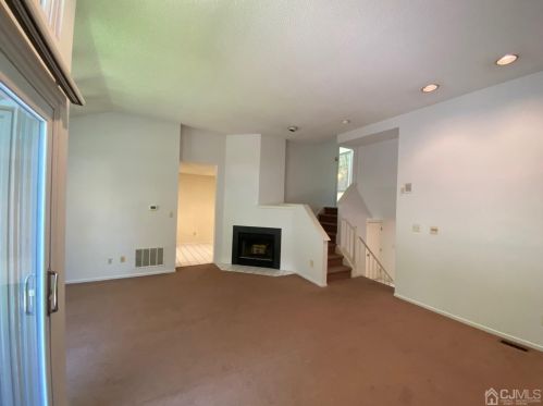 252 Sayre Dr, Princeton NJ  08540-5841 exterior